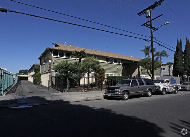 Primary Photo - 8929 Tobias Ave