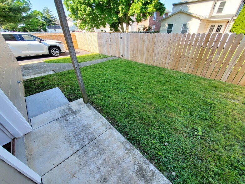 Building Photo - 13815 Village Mill Dr