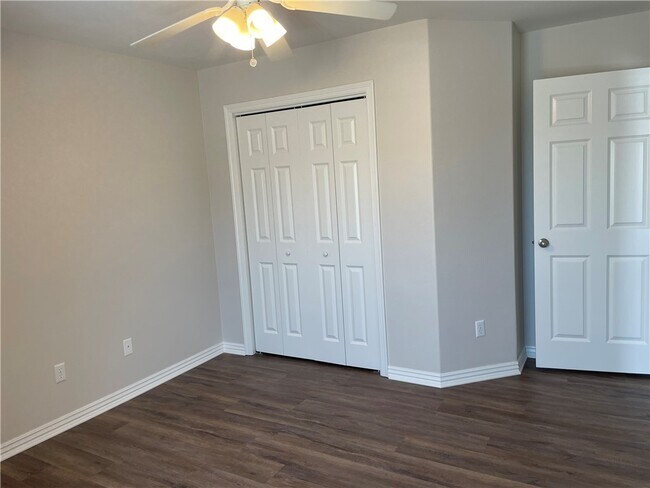 Building Photo - 3704 SW Moline Ave