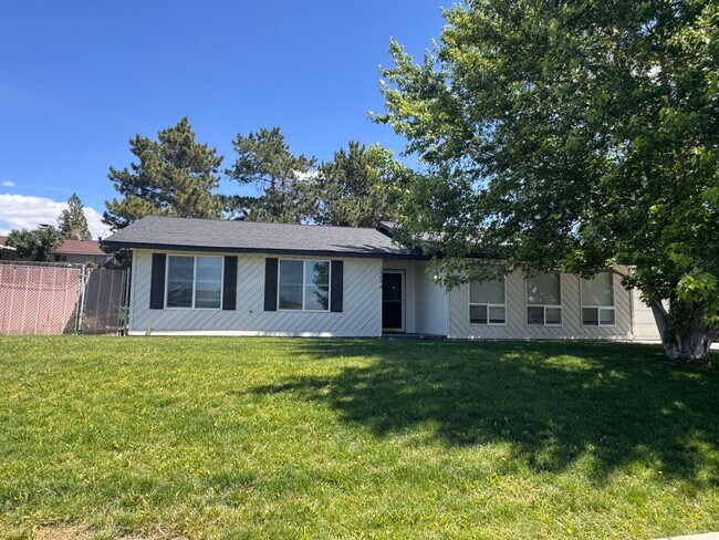 Building Photo - 5303 N Sky Vista Ave