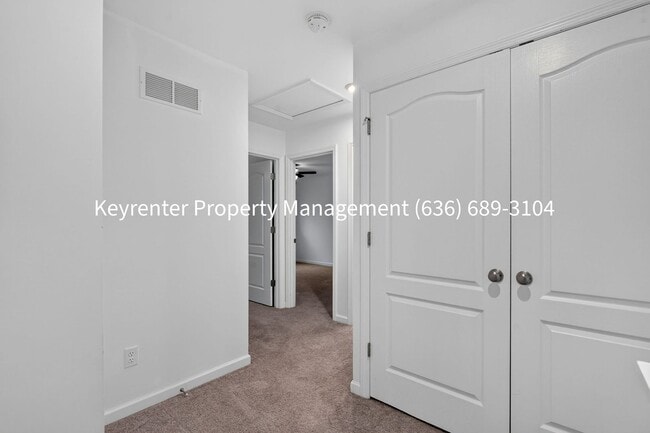 Building Photo - 335 Newbridge Wy