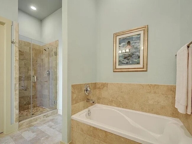 Building Photo - 2520 Bluebonnet Ln