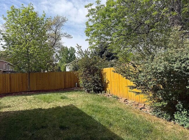 Building Photo - Beautiful Updated 5 Bed 3.5 Bath House in Central Fort Collins!