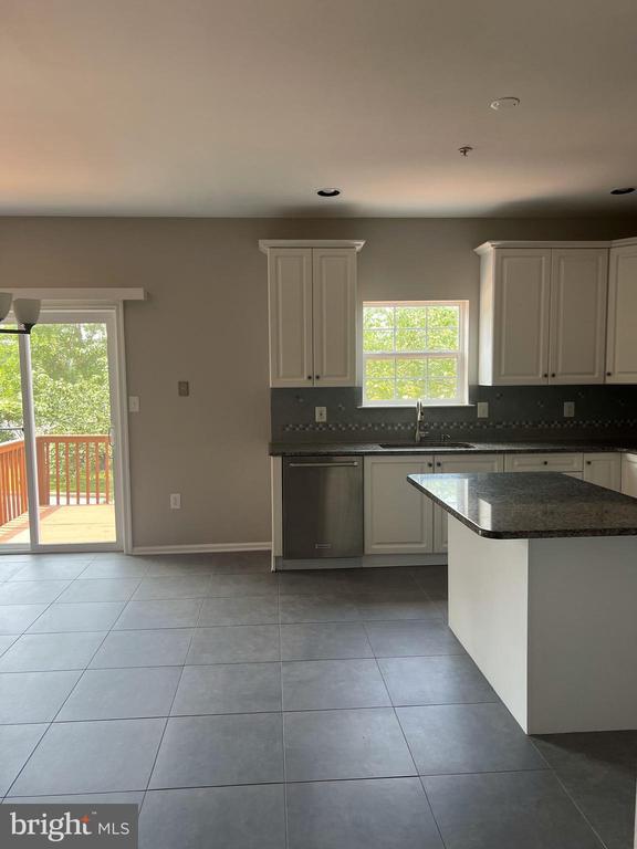 Building Photo - 601 Fawn Cir