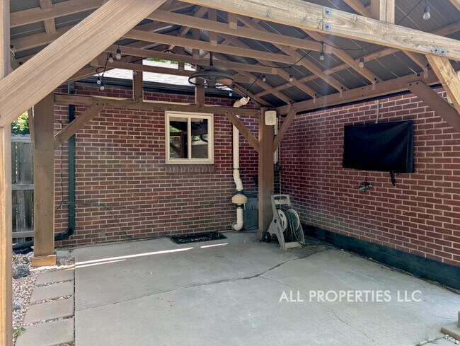 Building Photo - 3511 Newport St