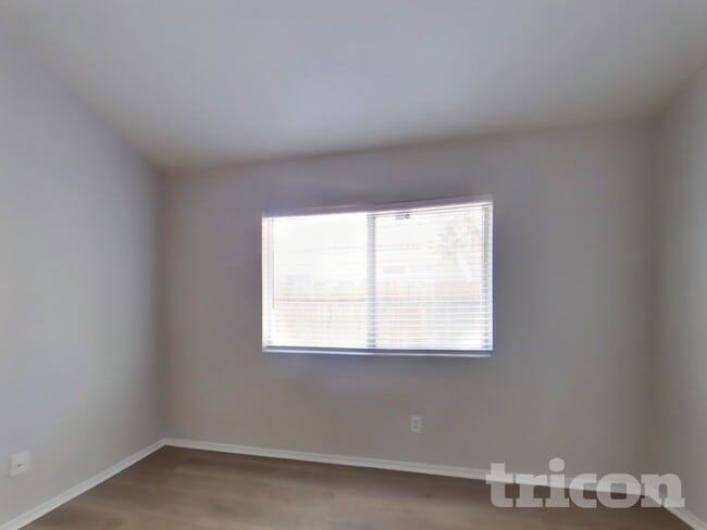 Building Photo - 14806 Rosemary Dr