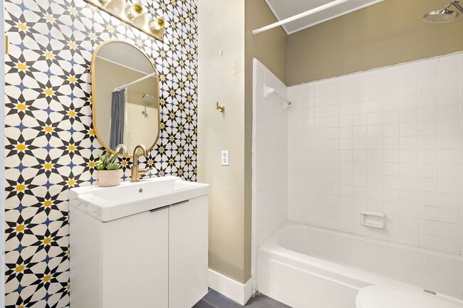 Building Photo - 403 Flournoy Dr