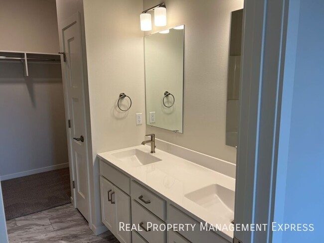 Building Photo - Brand New: 3 Bedroom 2.5 Bathroom Townhome