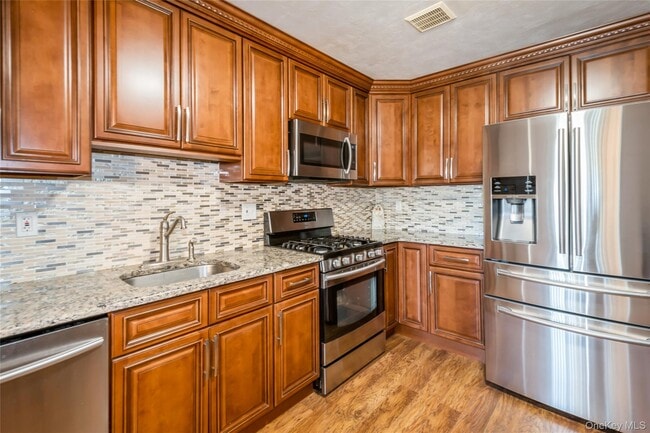 Building Photo - 138 Country Club Ln