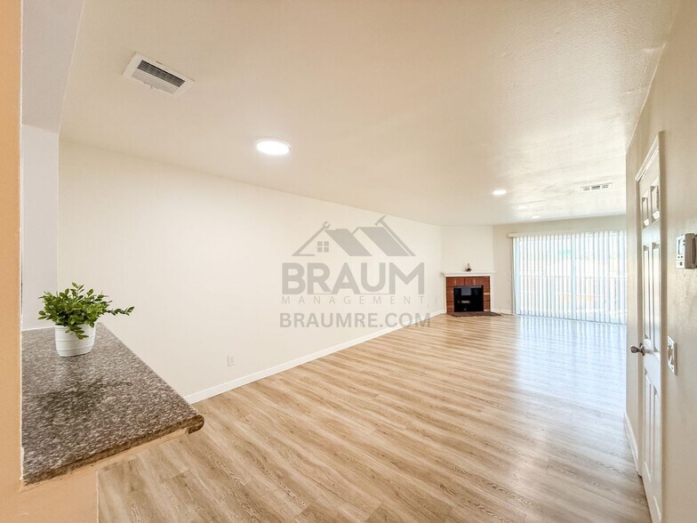 Building Photo - 11839 Burbank Blvd