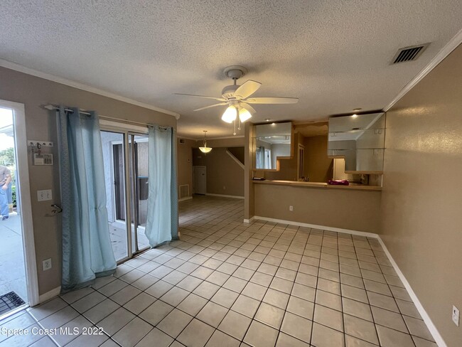 Building Photo - 1425 Malibu Cir NE