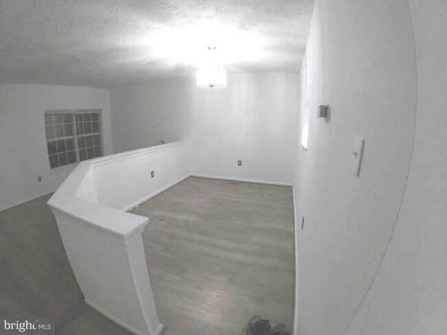 Building Photo - 2804 Pin Oak Ln