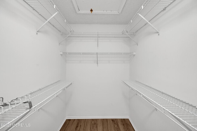 Building Photo - 9 Ambrose Ln