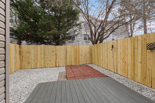 Building Photo - !Wow! Updated townhouse for rent Virginia Beach