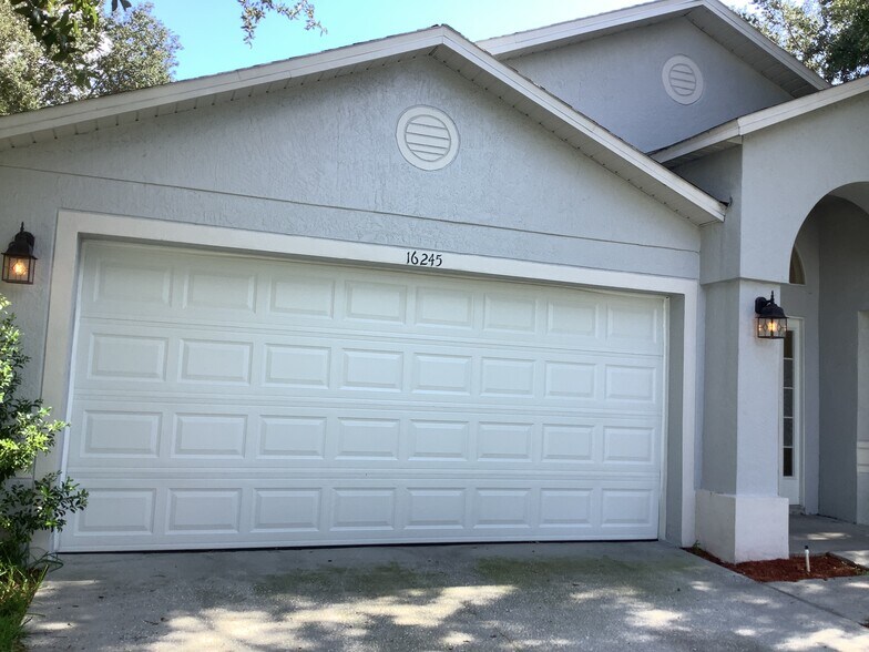 Building Photo - 16245 Coopers Hawk Ave