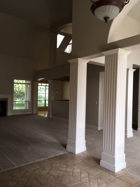 Building Photo - 576 E Riverchase Way