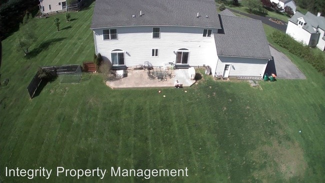 Building Photo - 4 br, 2.5 bath House - 10 Loosestrife Dr.