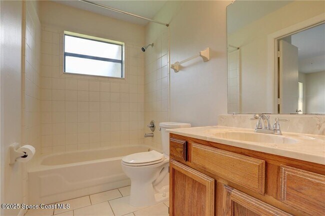 Building Photo - 950 Landsdowne Dr