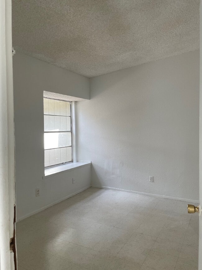 Building Photo - 8154 St Andrew Ln