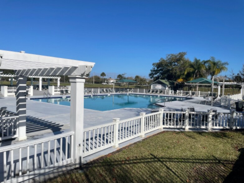 Building Photo - 1902 Ashmore Green Dr