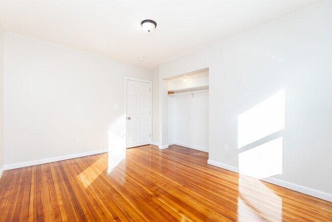 Building Photo - 74 Austin St