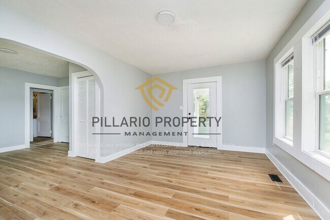 Building Photo - Cozy 3 Bedroom, 1 Bathroom Home Available ...