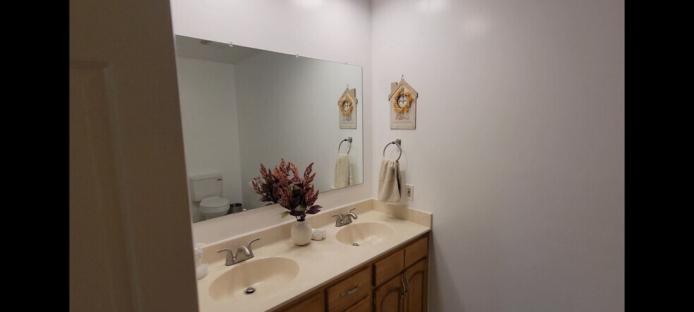 Master Bathroom - 1835 River Rd