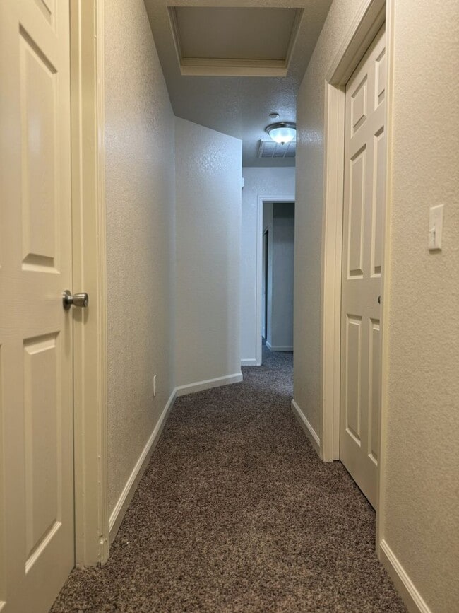 Building Photo - Don’t miss out on this 3 bedroom/2bath home!!!