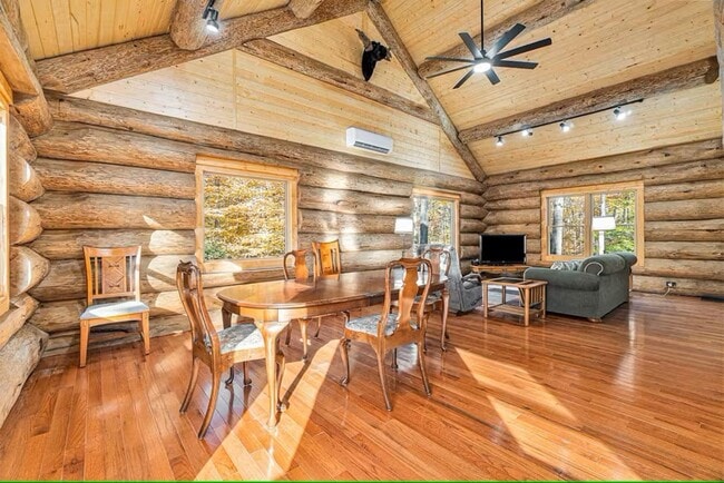 Building Photo - Furnished Log Cabin Extended Stay Summer Rental