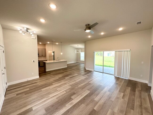 Building Photo - 6 Slate Wood Ct