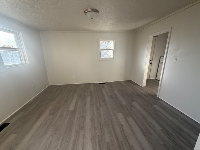 Building Photo - 601 N Grandview St