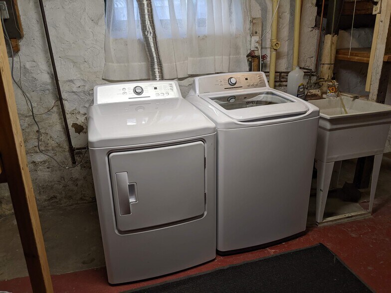 Washer and dryer are new - 4419 Cooke St
