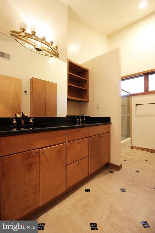 Building Photo - 6872 Melrose Dr