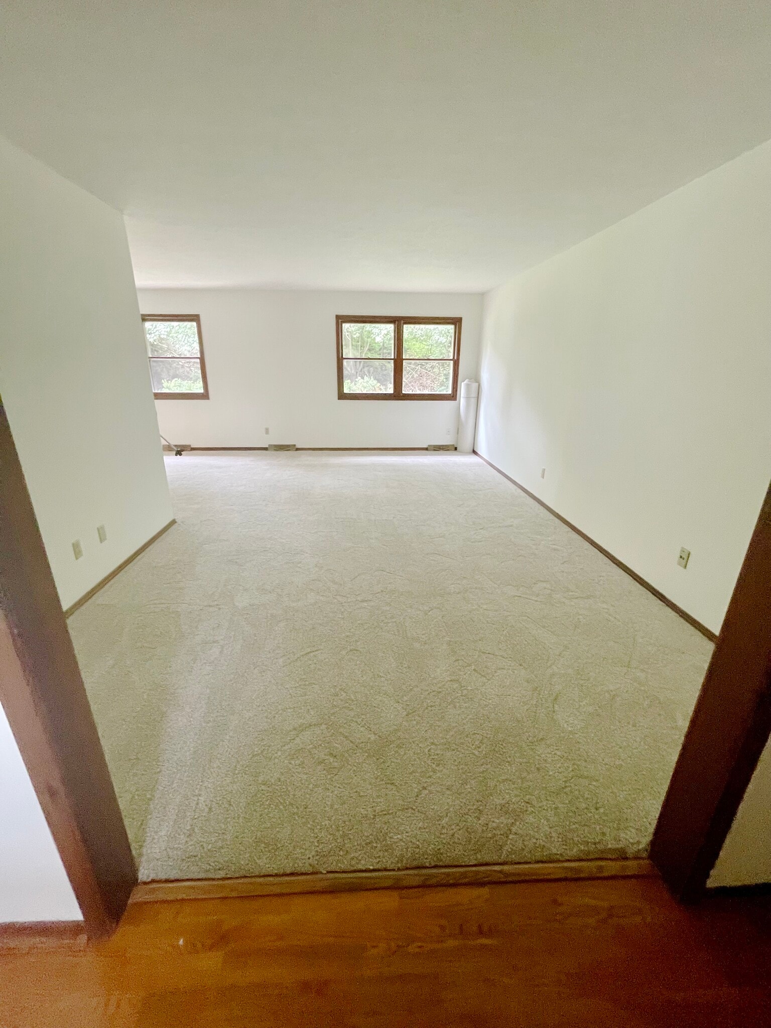 Building Photo - 721 E Wellington Ct