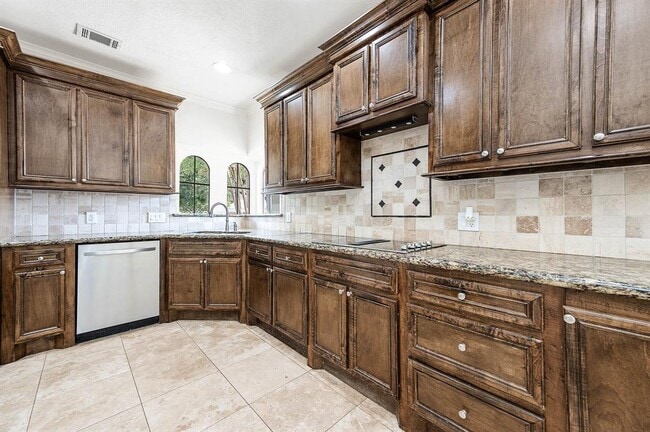 Building Photo - 18909 Walden Forest Dr