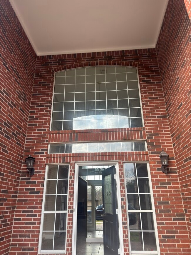 Building Photo - 201 Pebble Springs Ln