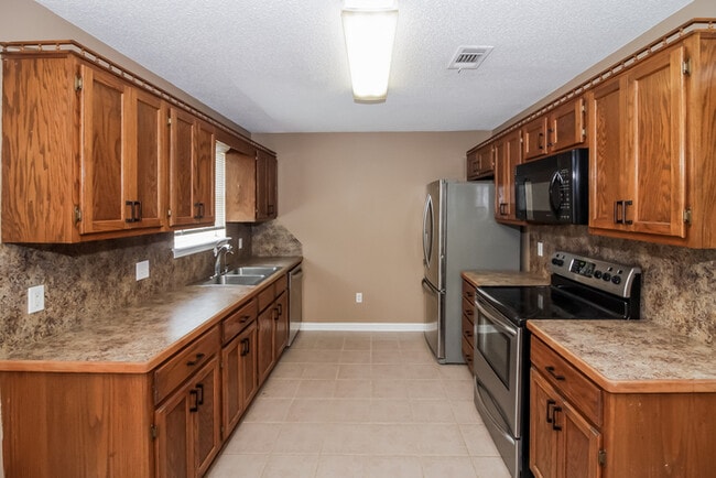 Building Photo - 2705 Timbermist Cir