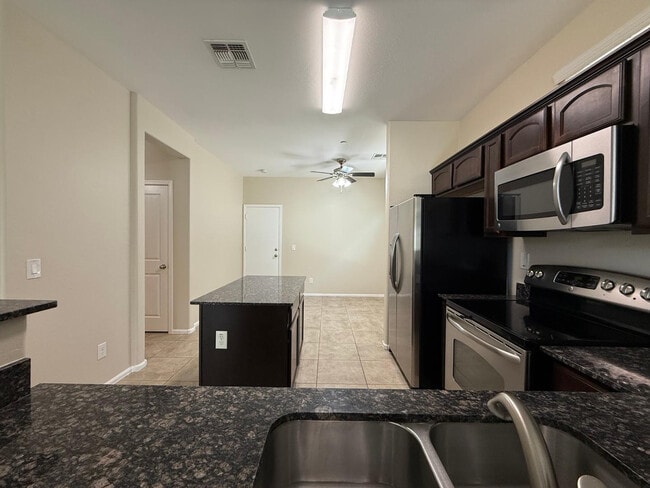 Building Photo - 2725 E Mine Creek Rd