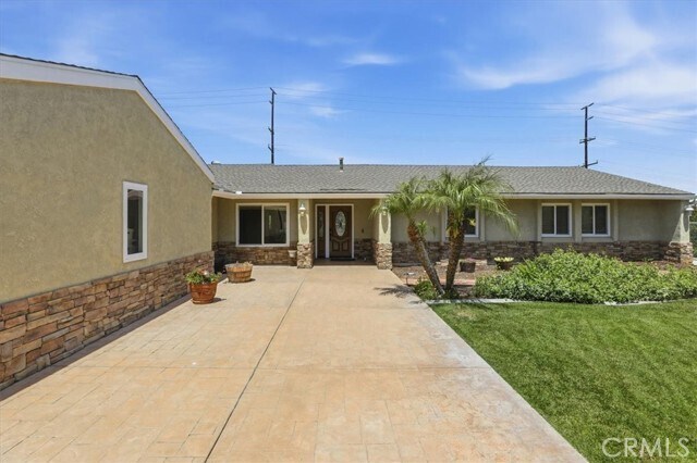 Building Photo - 16540 Wagon Wheel Dr