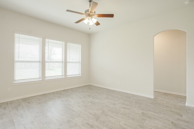 Building Photo - 3 Pioneer Canyon Pl