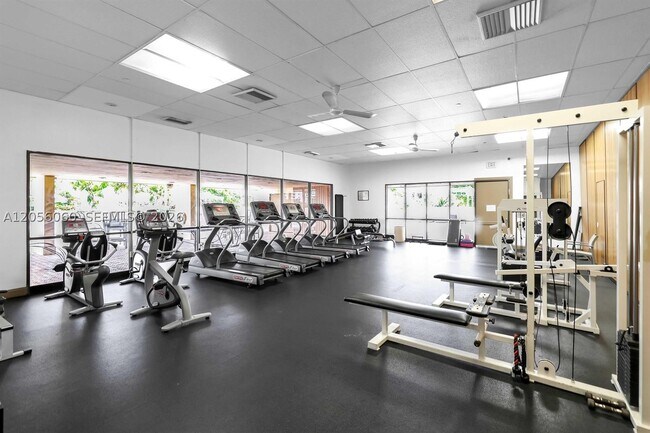 Building Photo - 20335 W Country Club Dr