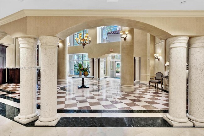 Building Photo - 20000 E Country Club Dr