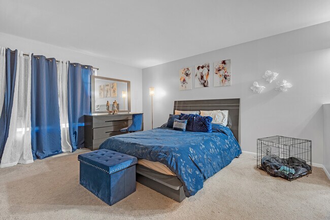 Building Photo - 691 W Streamwood Blvd