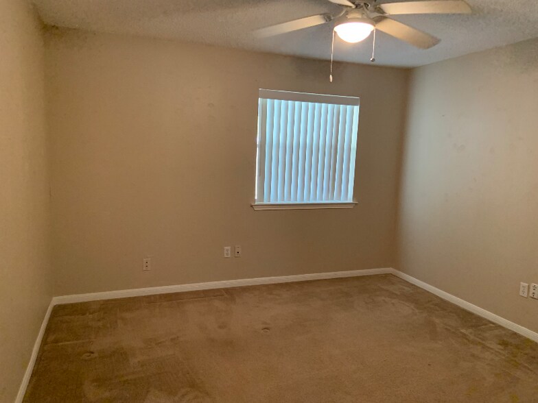 Building Photo - 1707 Chisolm Trail