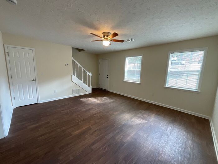 Building Photo - 2655 Parkside Way SW