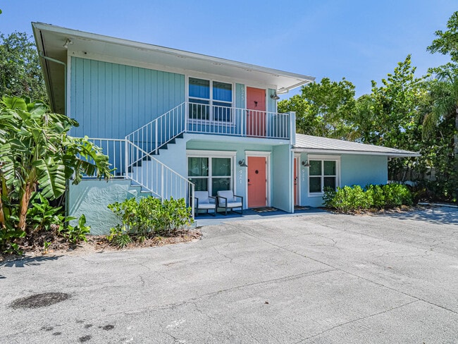 Building Photo - 925 Coquina Ln