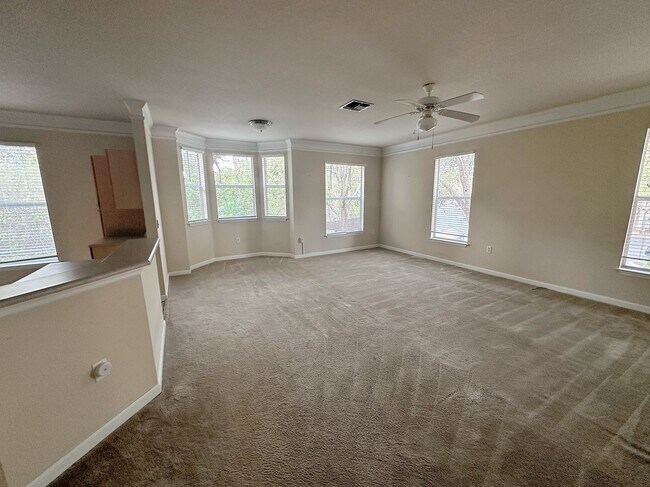 Building Photo - 19920 Villa Ridge Dr