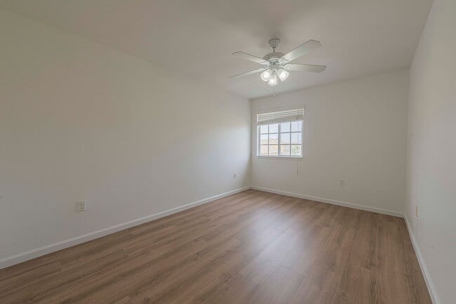 Building Photo - 3701 Titanic Cir