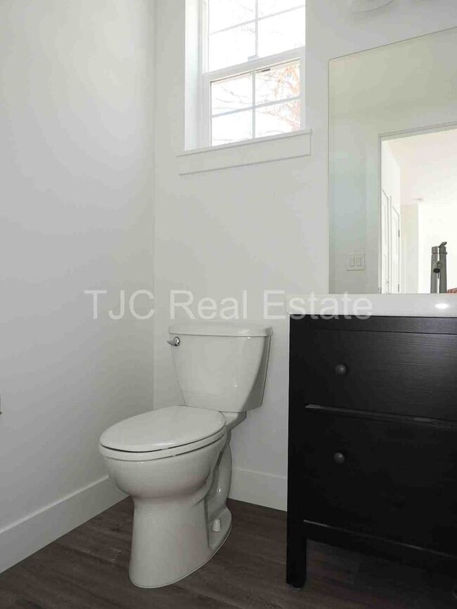 Building Photo - 6704 Ralston Rd