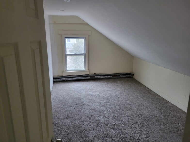 bedroom - 27 Phebe St